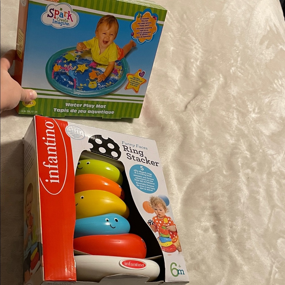 Infantino Fun Faces Ring Stacker & Spark water play mat